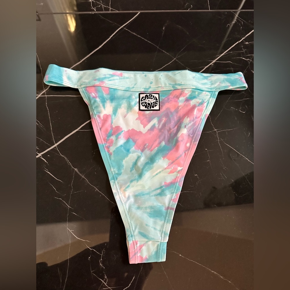 brand new with tags and protection never 
Bleu bikini bottoms worn too big